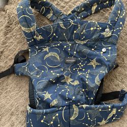 2 Baby Carriers