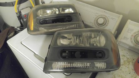 02-06 Trailblazer headlights