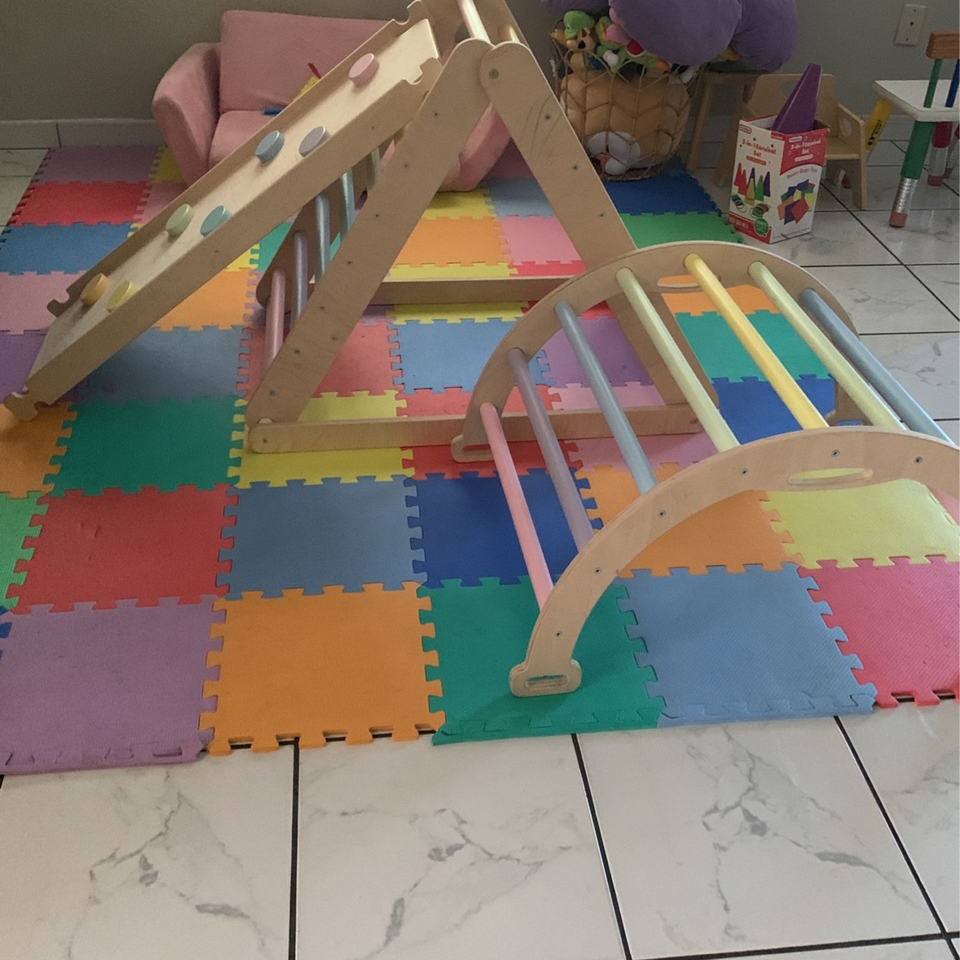 Pickler Triangle Set
