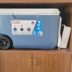Cooler Big Size It Is New Cooler Big Size I buy $350  I Want To Move From State Thanks 