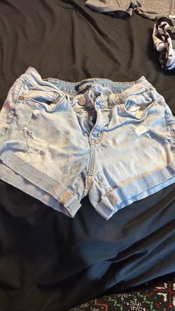 Aeropostale low rise ripped jean shorts!