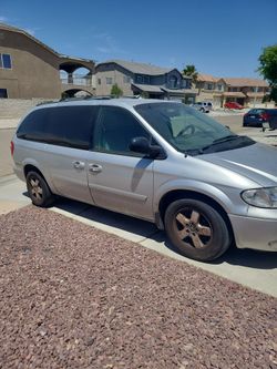 2005 Dodge Caravan $1,500