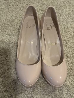 Shoes 👠  Loubutton Shoes 