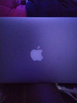 Apple air mac book 2