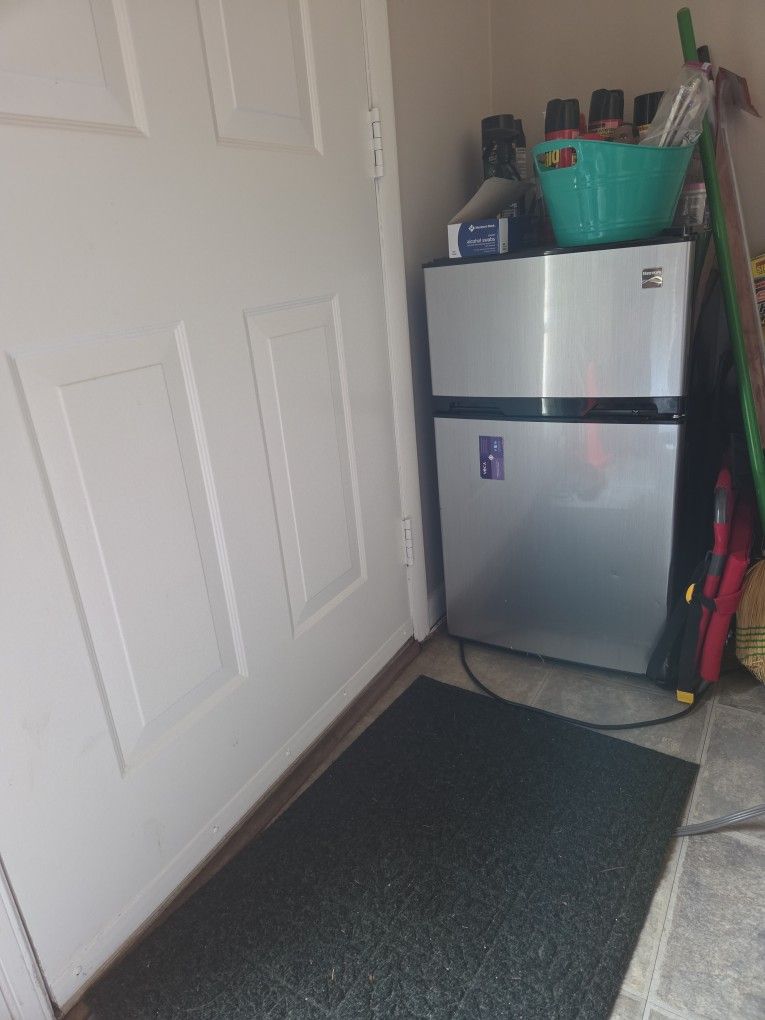 Small Refrigerator