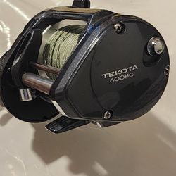 Shimano tekota 600HG right hand reel is like new