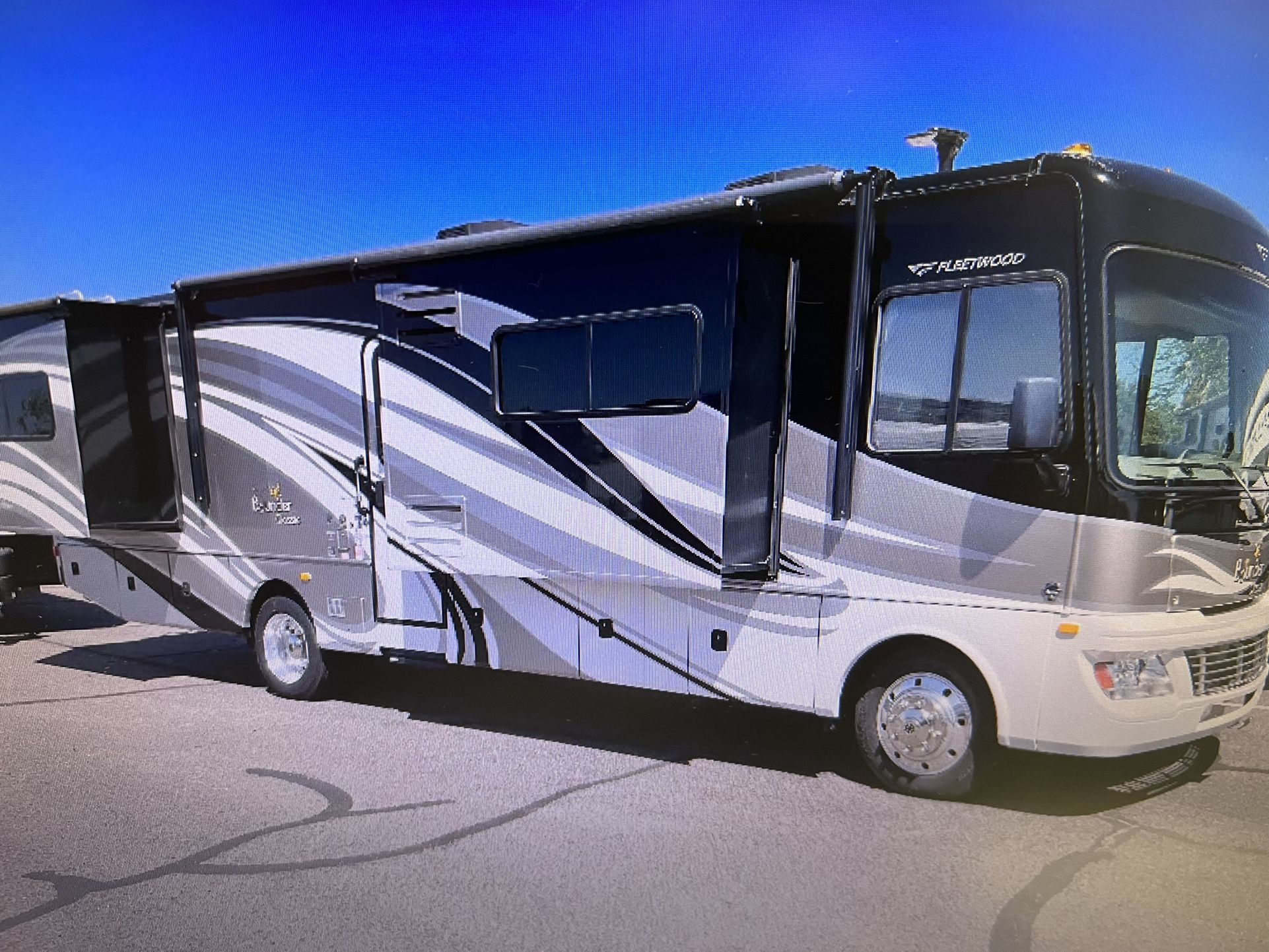 2015 BOUNDER CLASSIC 34M