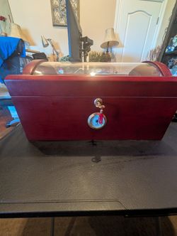 Thompson 1915 Large Domed Top Humidor w/Keys