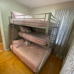 Triple Bunk Bed Twin-Full-Queen