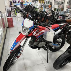 RFZ Thunder 150CC Dirt Bike! Finance For $150 Down Payment!!