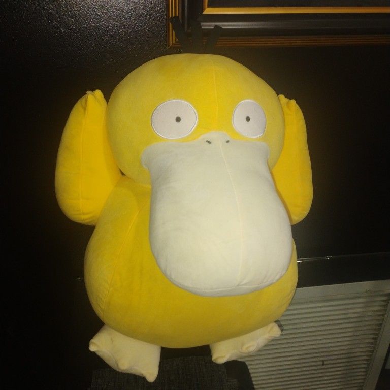 Pokémon Peluche Psyduck Tamaño Grande
