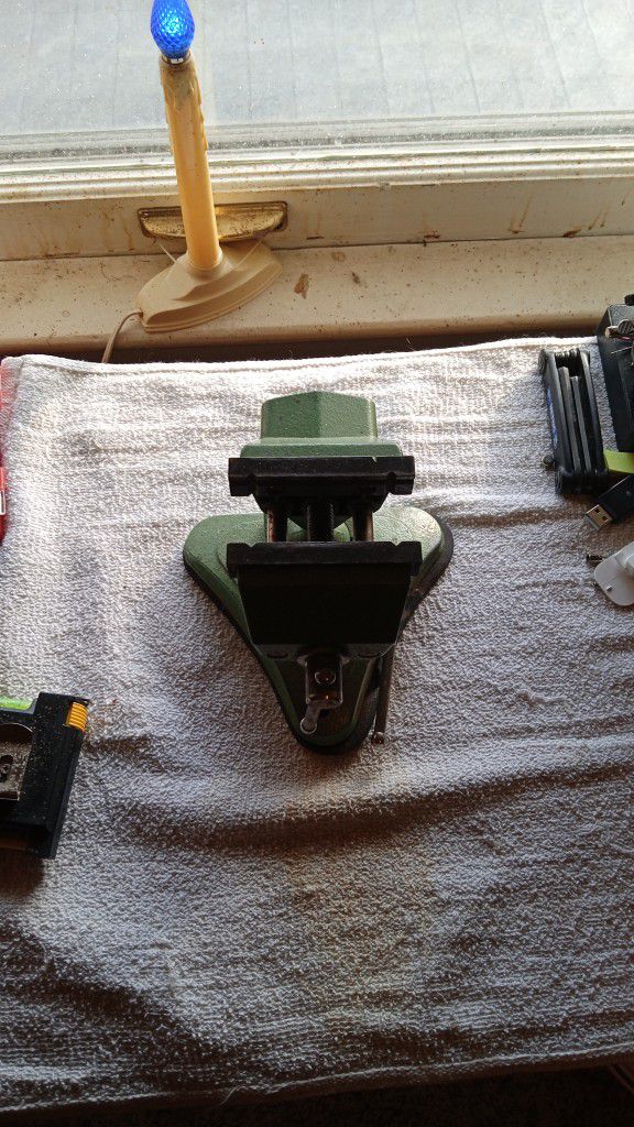 Small Green Vise 