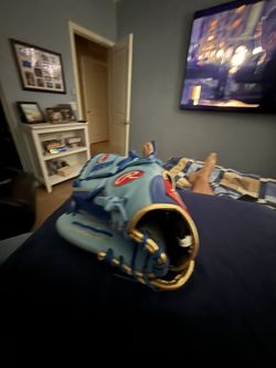 lefty glove