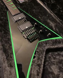 Jackson X Series Rhoads RRX24 - Black with Neon Green Bevels