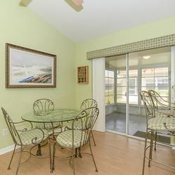 Kitchen Table and Chairs, 42 inch diameter