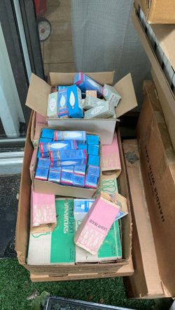 Lot of many many incandescent lightbulbs