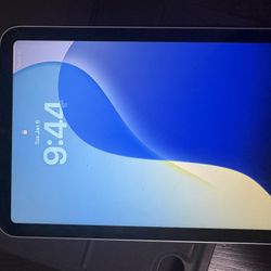 iPad mini 128GB + Keyboard Case