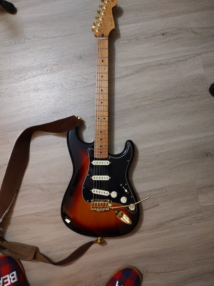 Fender Stratocaster  Lots  Of  Upgrades 