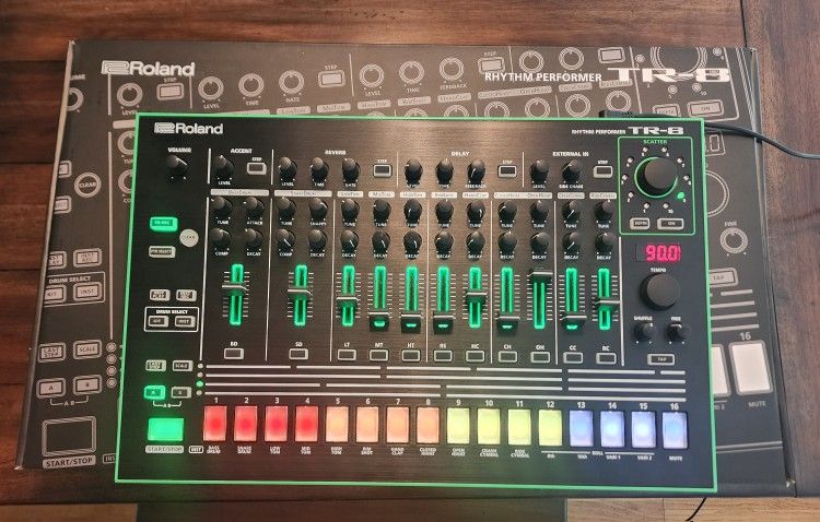 Roland TR-8 Rhythm Performer