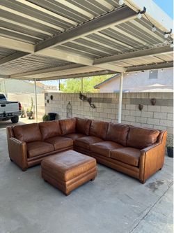 BEAUTIFUL GENUINE LEATHER SECTIONAL COUCH
