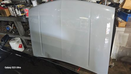 Chevy or Gmc truck hood