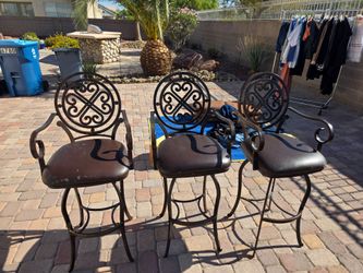 3 bar stool chairs