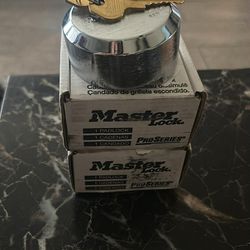 Master lock padlocks and unlicensed padlocks with keys