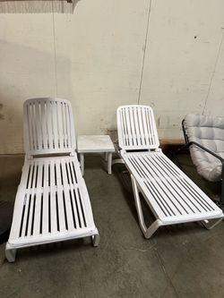New 3 pcs Outdoor Patio Lounge Chaise Pool Side Chair  and table