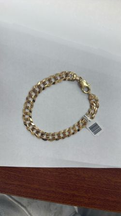 Curb Style Bracelet Gold 