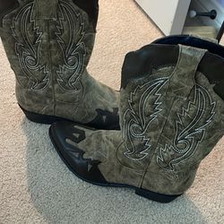 Brand New Cowgirl boots. 