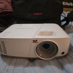 viewsonic hd projector w/screen 
