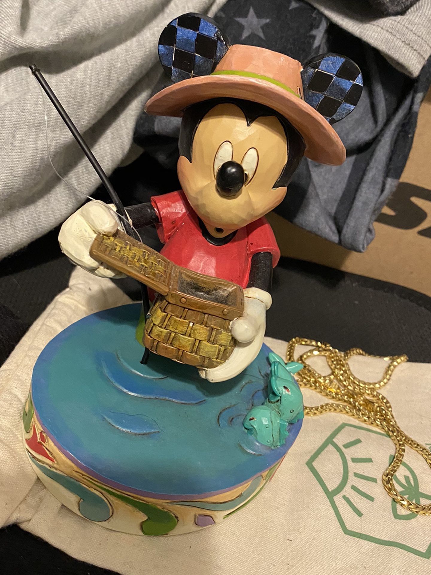 Walt Disney showcase collection Mickey Mouse “I’d rather be fishing” Figurine