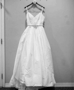 Size 10 white a line spaghetti strap wedding dress with removable rhinestone belt (also has pockets!)