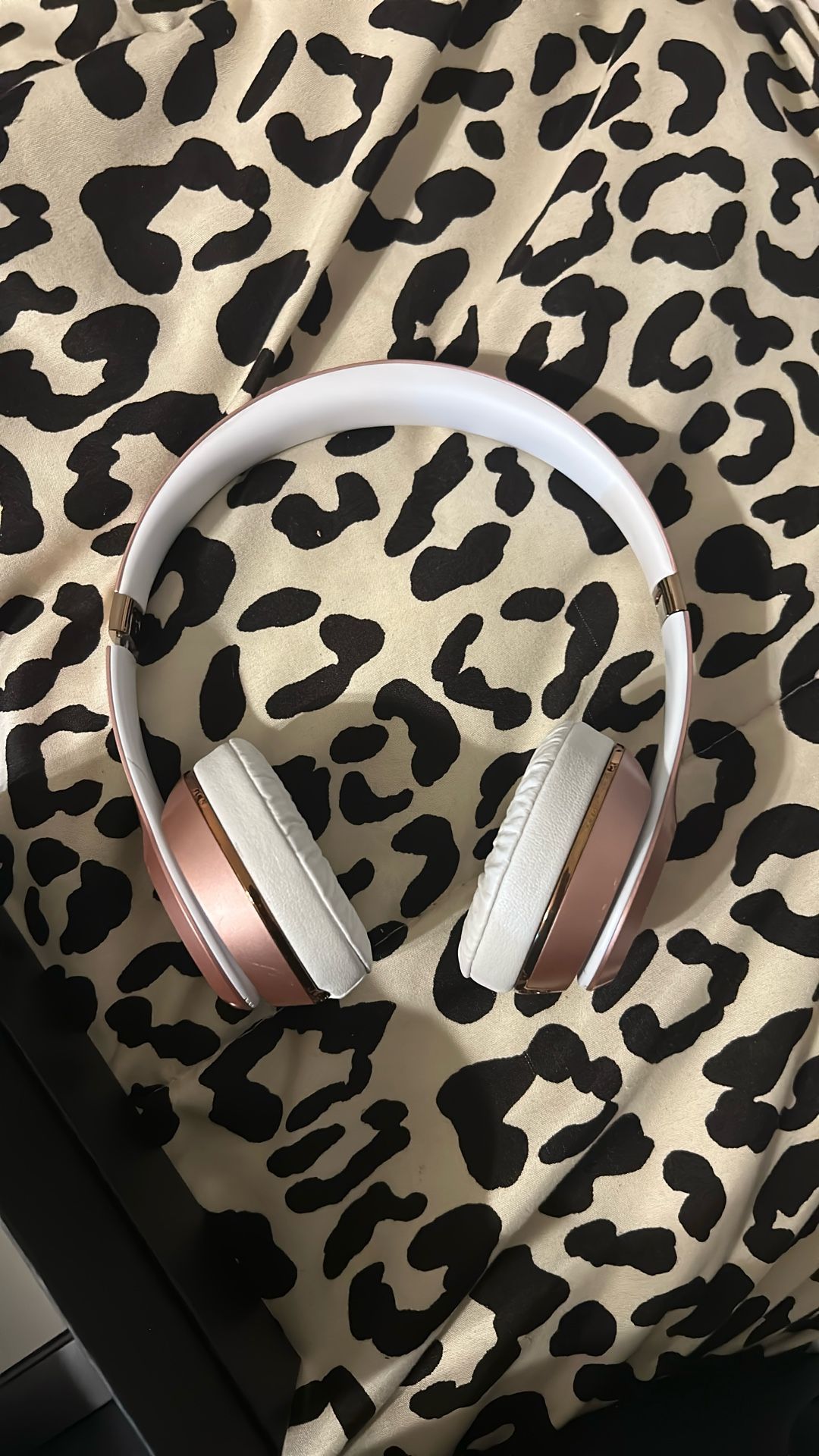 Beats Solo 3s Rose Gold