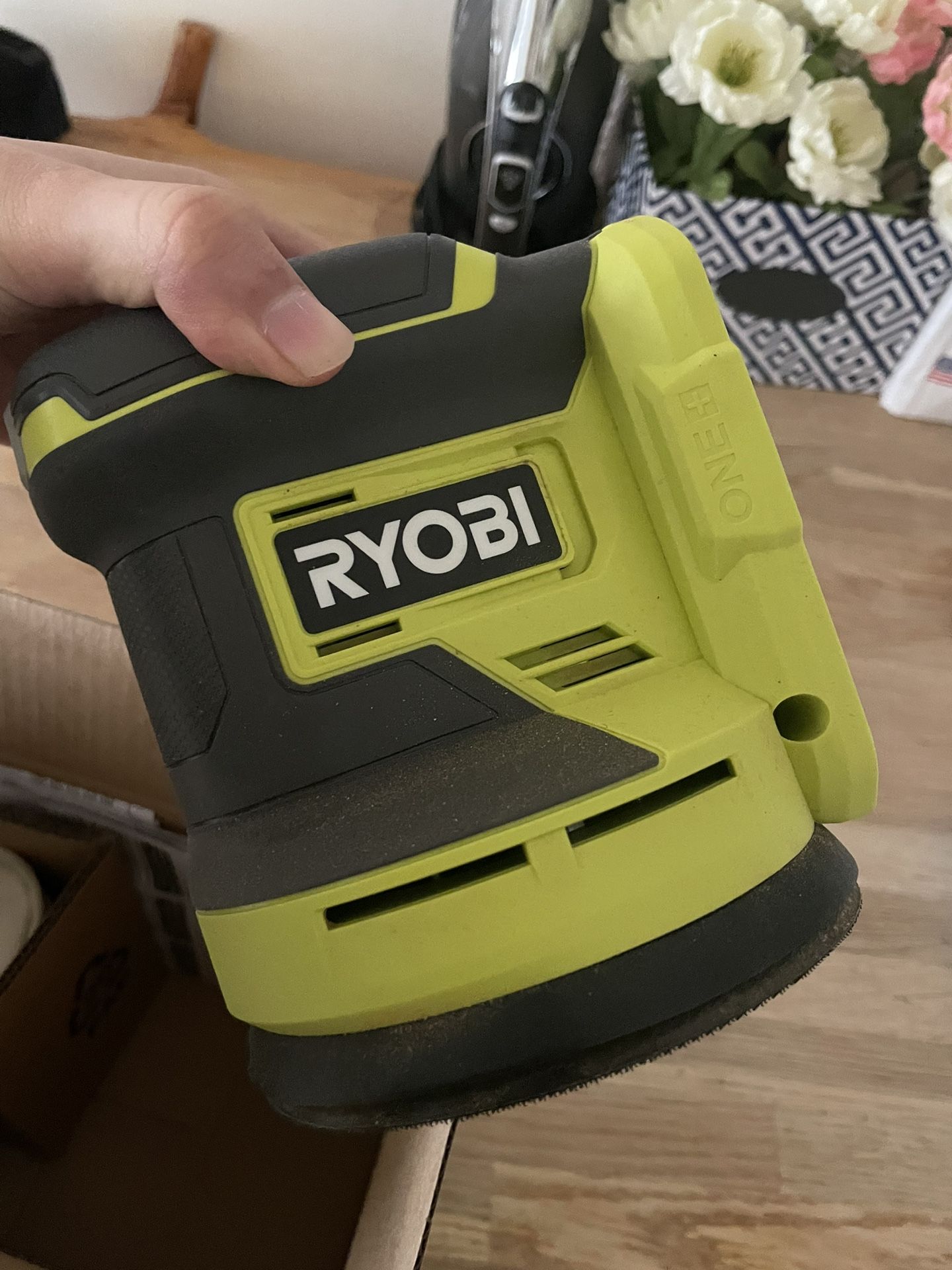 Royal 18V 5” Random orbit sander