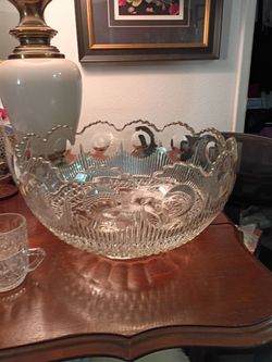 Mid century pressed glass punch nowl