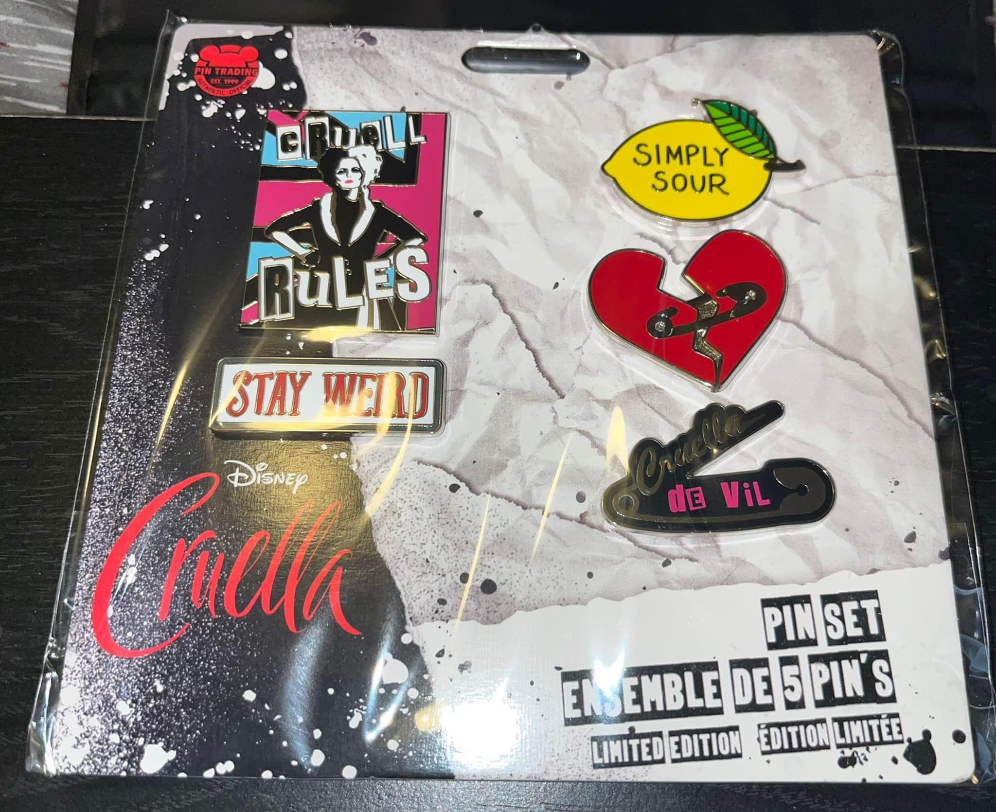 DISNEY Cruella LIMITED EDITION Pin Set of 5 (NEW)