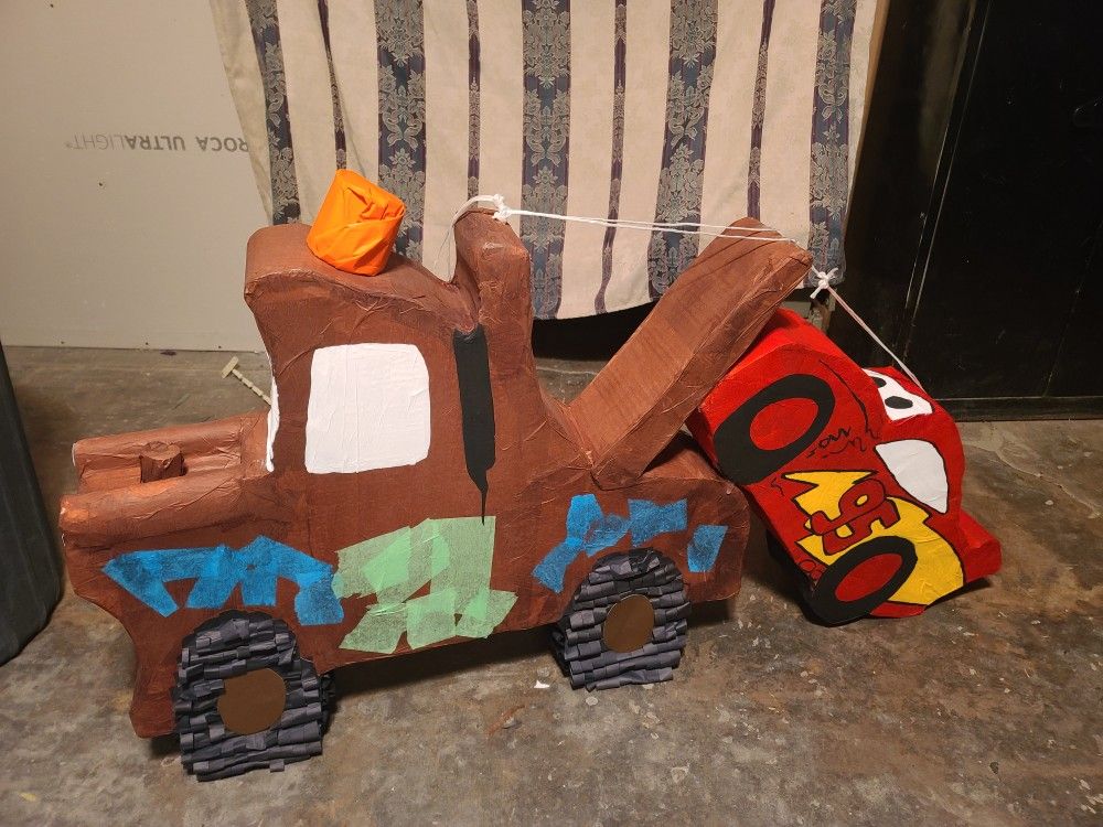 Towmater Cars Wrecker Pinata