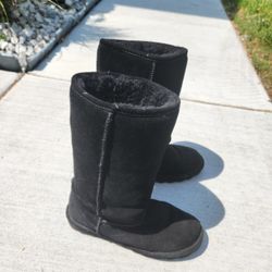 BEARPAW Women's Elle Short  Classic Suede Slip On Boot size 8