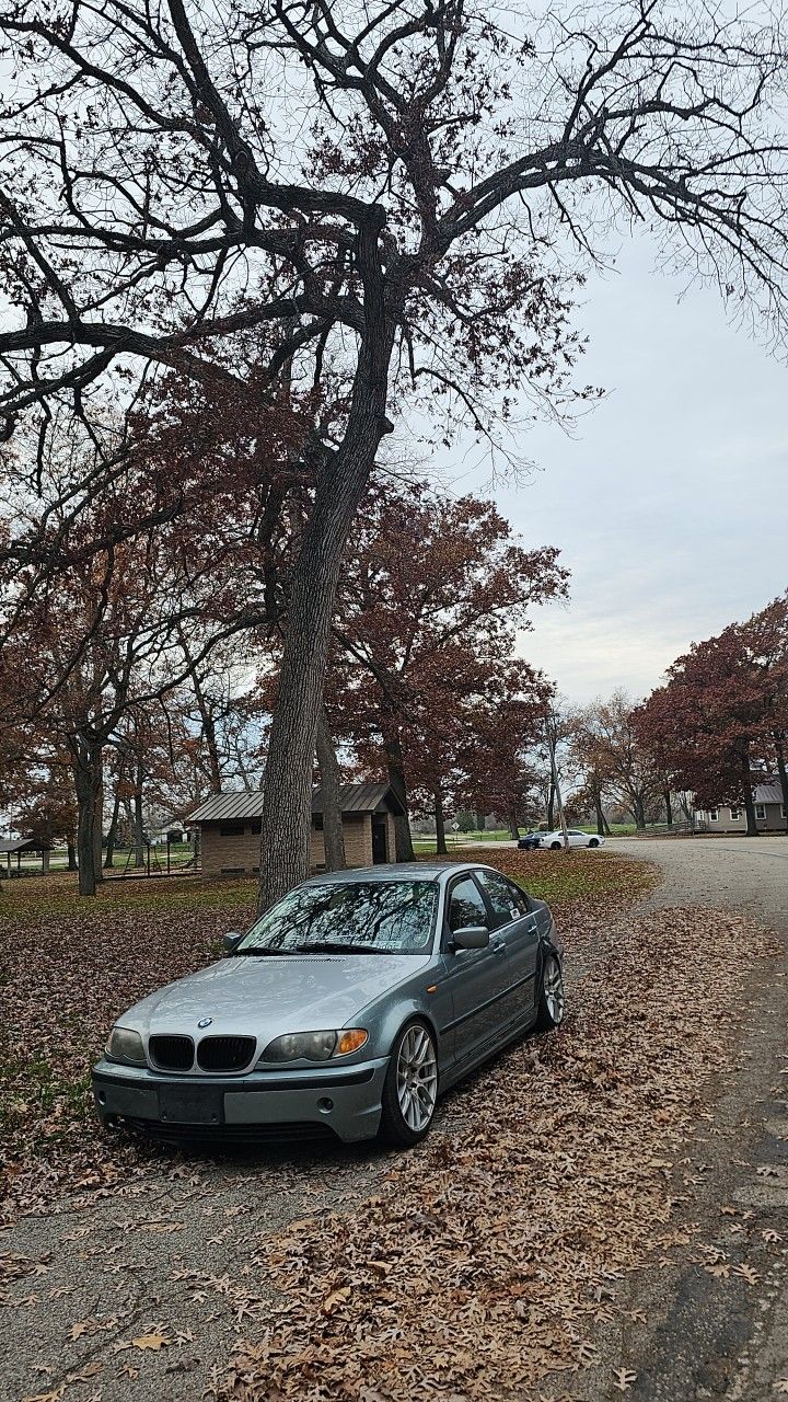 2002 BMW 325i