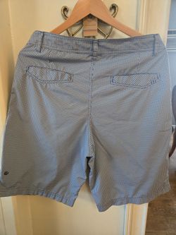 Lululemon  Mens M.