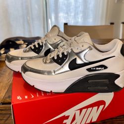 Women’s Nike AirMax 90 - Women’s size 9