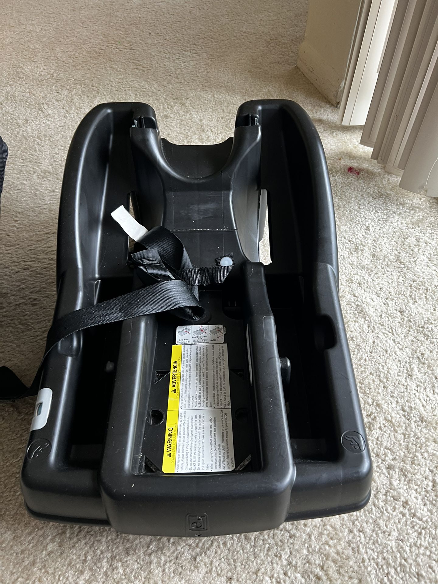 Graco Infant Car Seat With Base $30