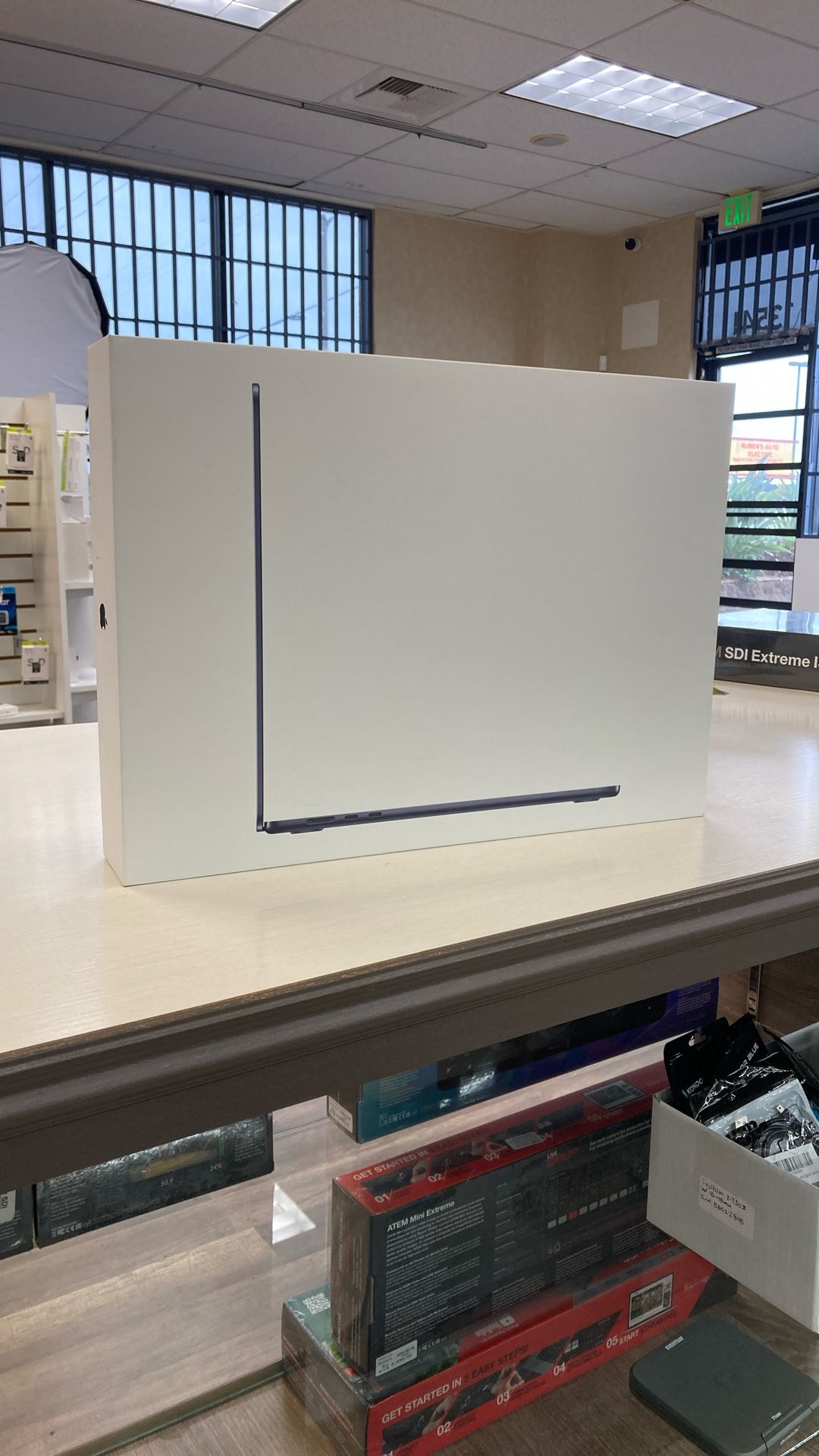 15” MacBook Air With M4 Chip 16GB/256gb SSD