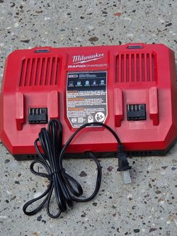 Brand New MILWAUKEE M18 18-Volt Lithium-lon Dual Bay Rapid Battery Charger