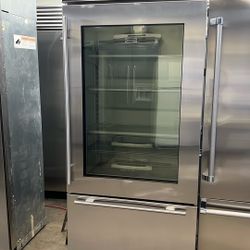 SUB ZERO 36”WIDE GLASS VIEW BOTTOM FREEZER 