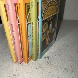 3181/5000 Very Special Winnie The Pooh Vintage Doll With Winnie The Pooh Books