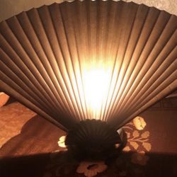 Vintage Hollywood Regency Shell Motif Accordion Fan Table Lamp Shade
