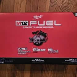 Milwaukee
M12 FUEL 12V Lithium-Ion Brushless 5-3/8 in. Cordless Circular Saw (Tool-Only)