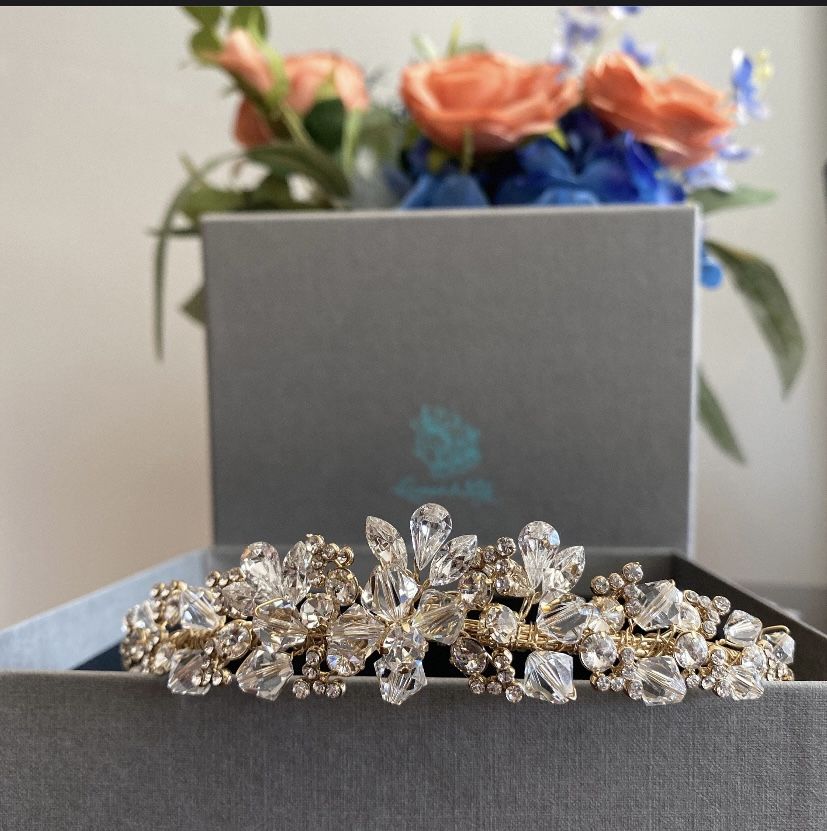 Sparkling Crystal & Cubic Zirconium Tiara Gold